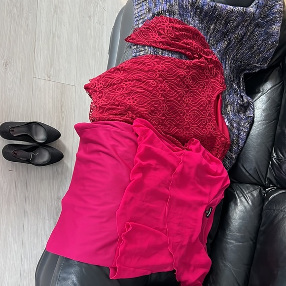 Holiday clothes bundle - Picture 4 of 4